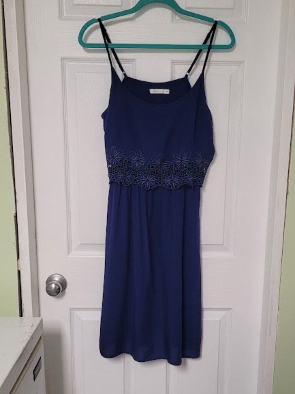 Classic Navy Blue w/Lace Overlay Dress-Lightweight-chic-Size Medium-Reitmans-GUC